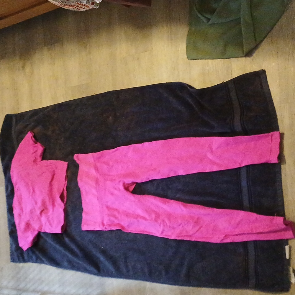 2-piece Hot Pink Gym Set Size Small